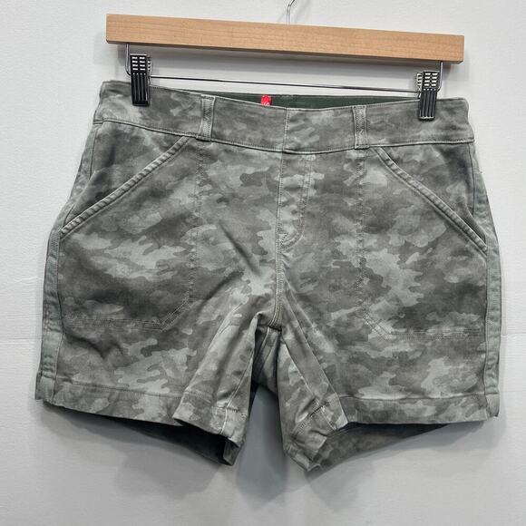 Spanx Women’s Camo Grey Twill Short / Size-Medium - Picture 1 of 8